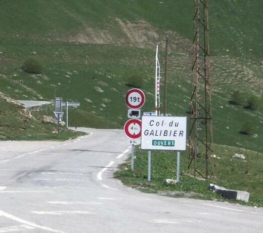 Col du Galibier ouvert (open) bord